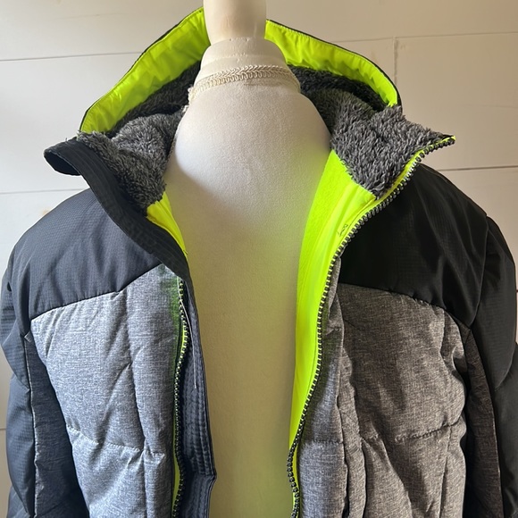 Zero X posur grey, black, lime green boys coat - Picture 2 of 6